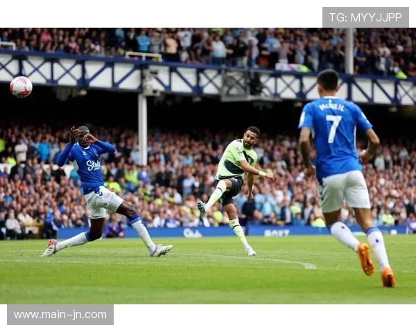 德温特头球破门瞬间，米兰新援收获信心